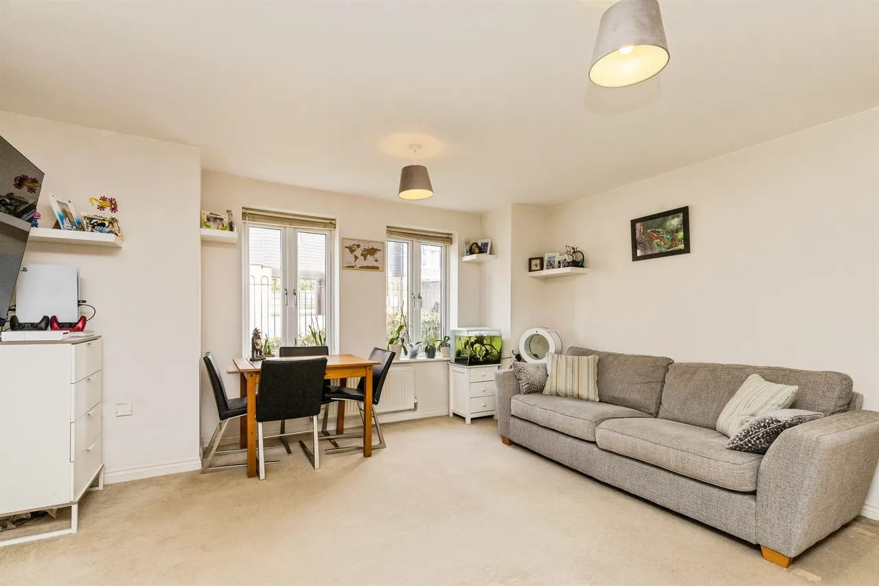 Orchard Close, Burgess Hill, photo 4