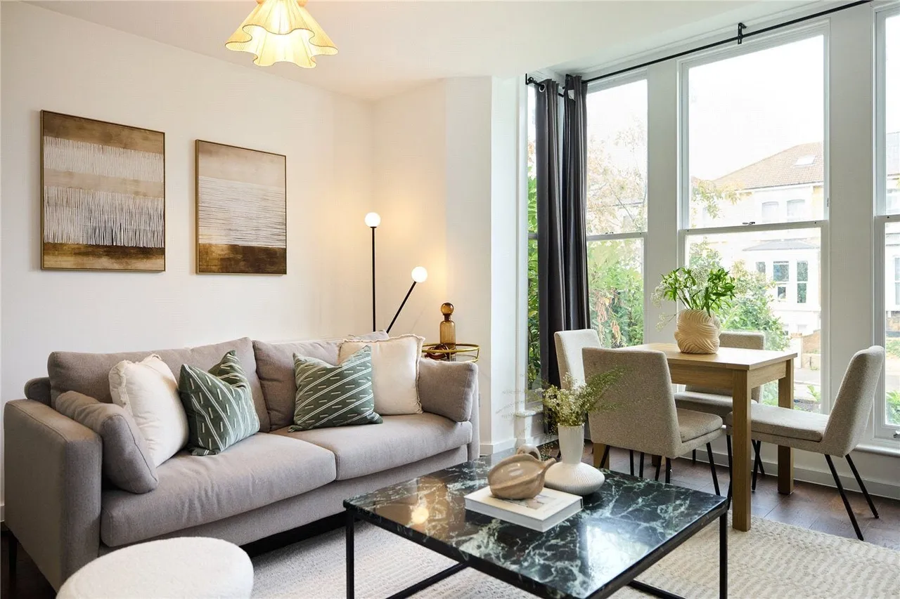2 bed flat to rent, Evering Road, London, E5