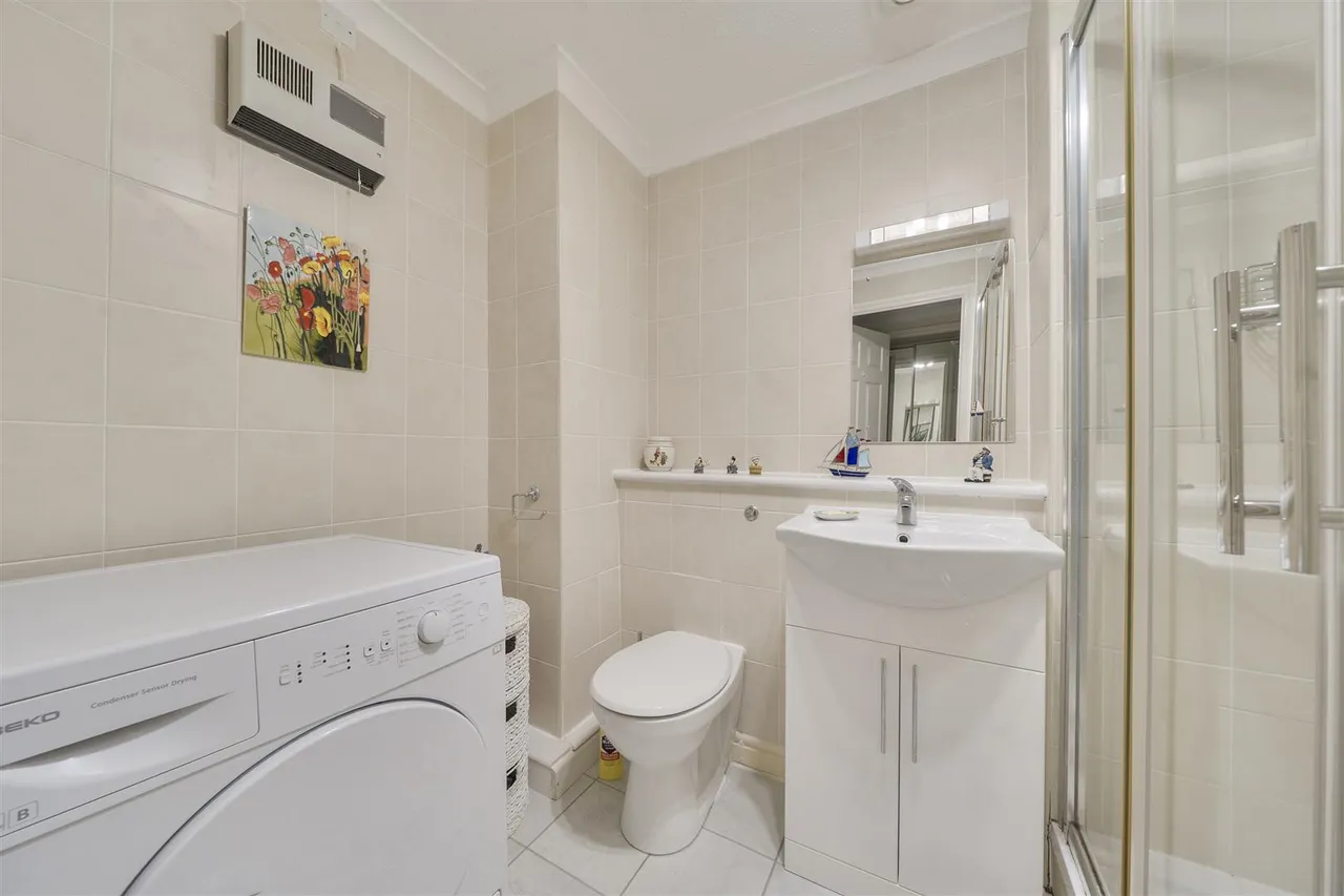 Round Hill Meadow, Great Boughton, CH3, photo 8