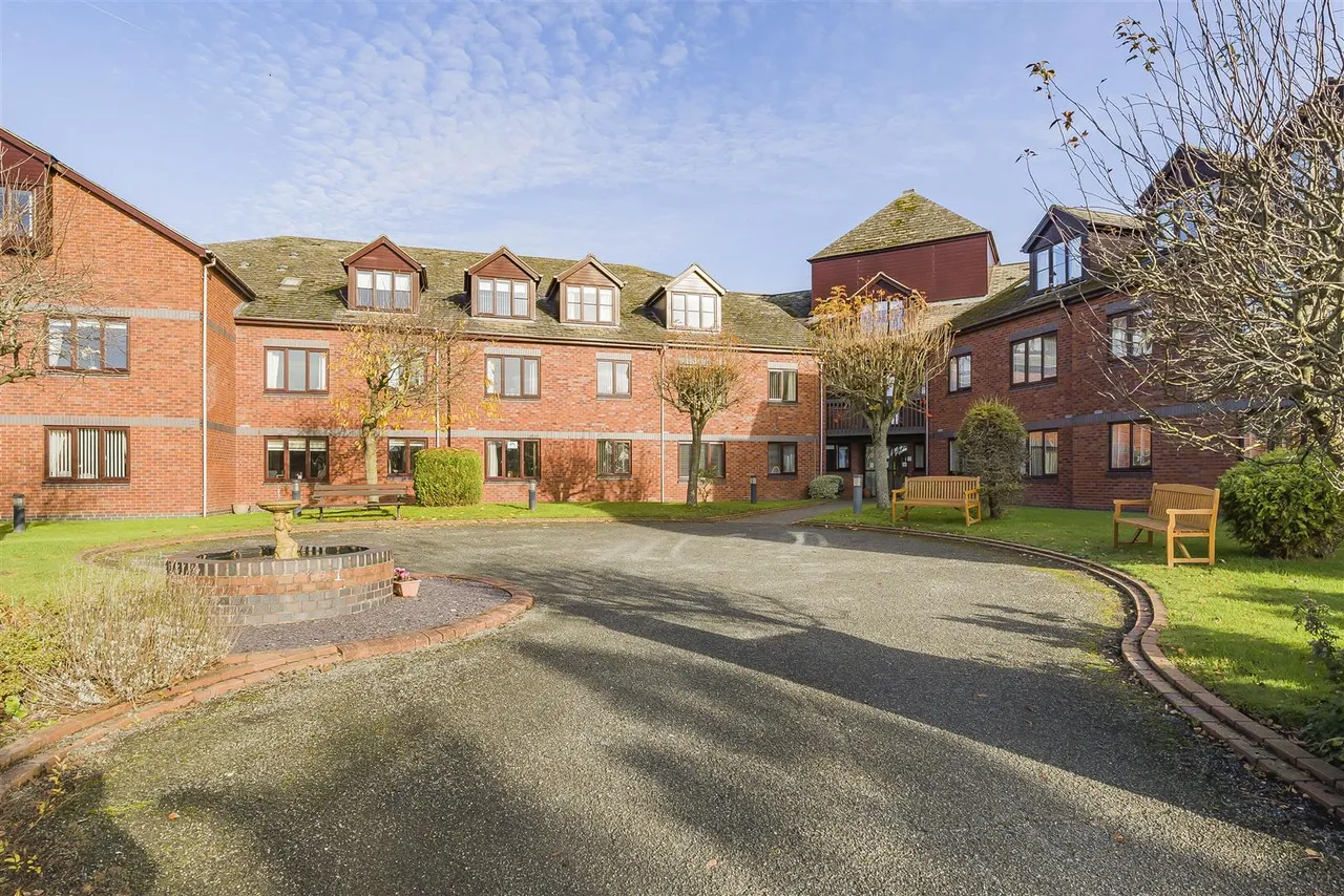 Round Hill Meadow, Great Boughton, CH3, photo 13