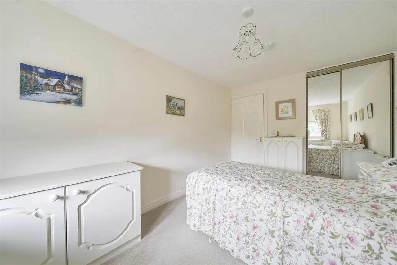 Round Hill Meadow, Great Boughton, CH3, photo 7