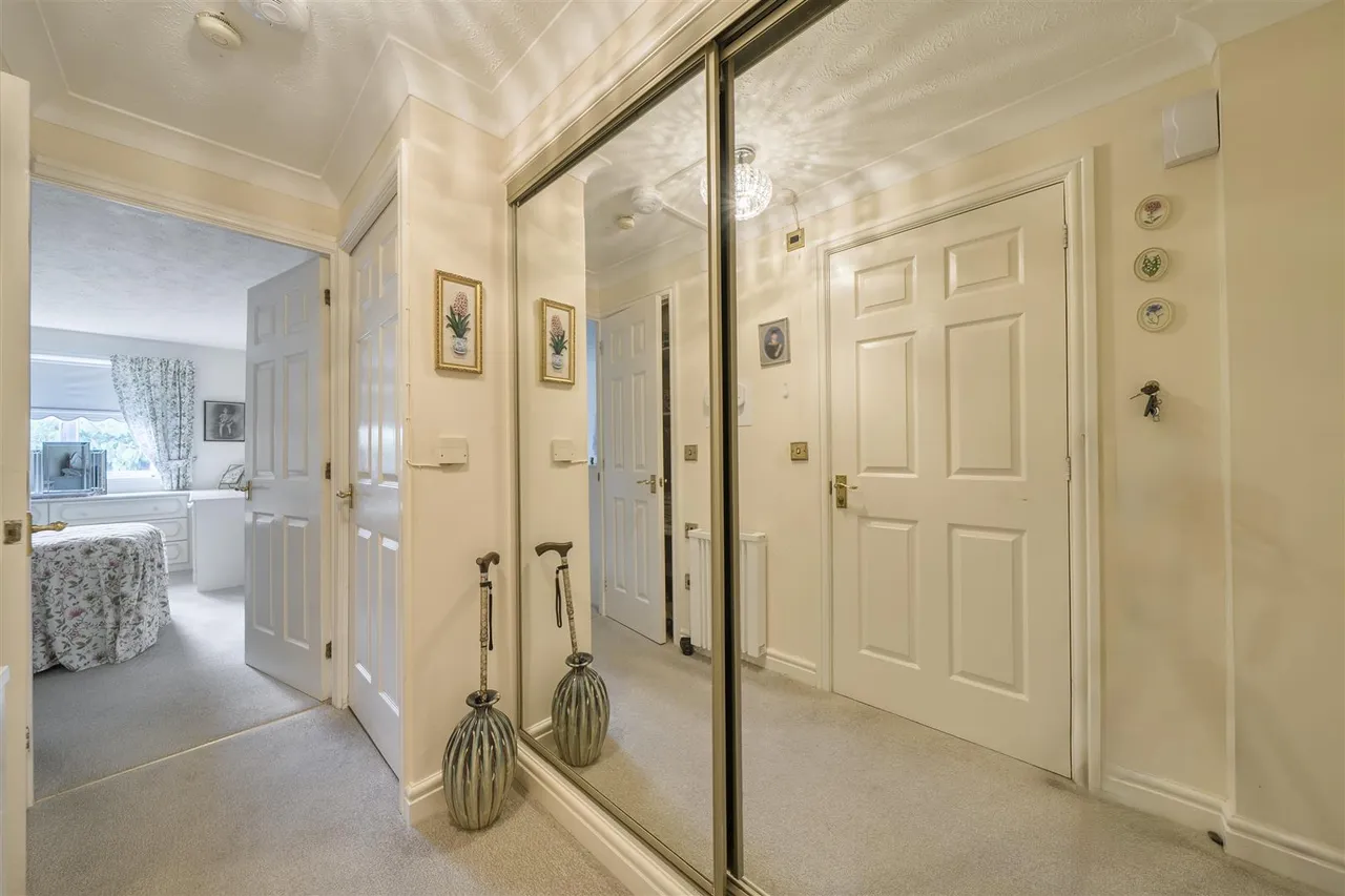Round Hill Meadow, Great Boughton, CH3, photo 10