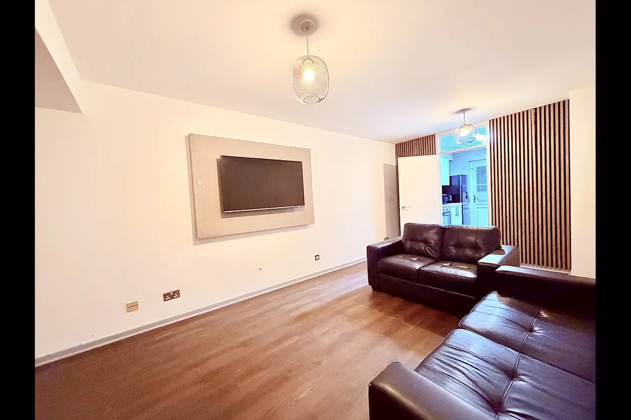 2 bed flat to rent, Odell Place, B5
