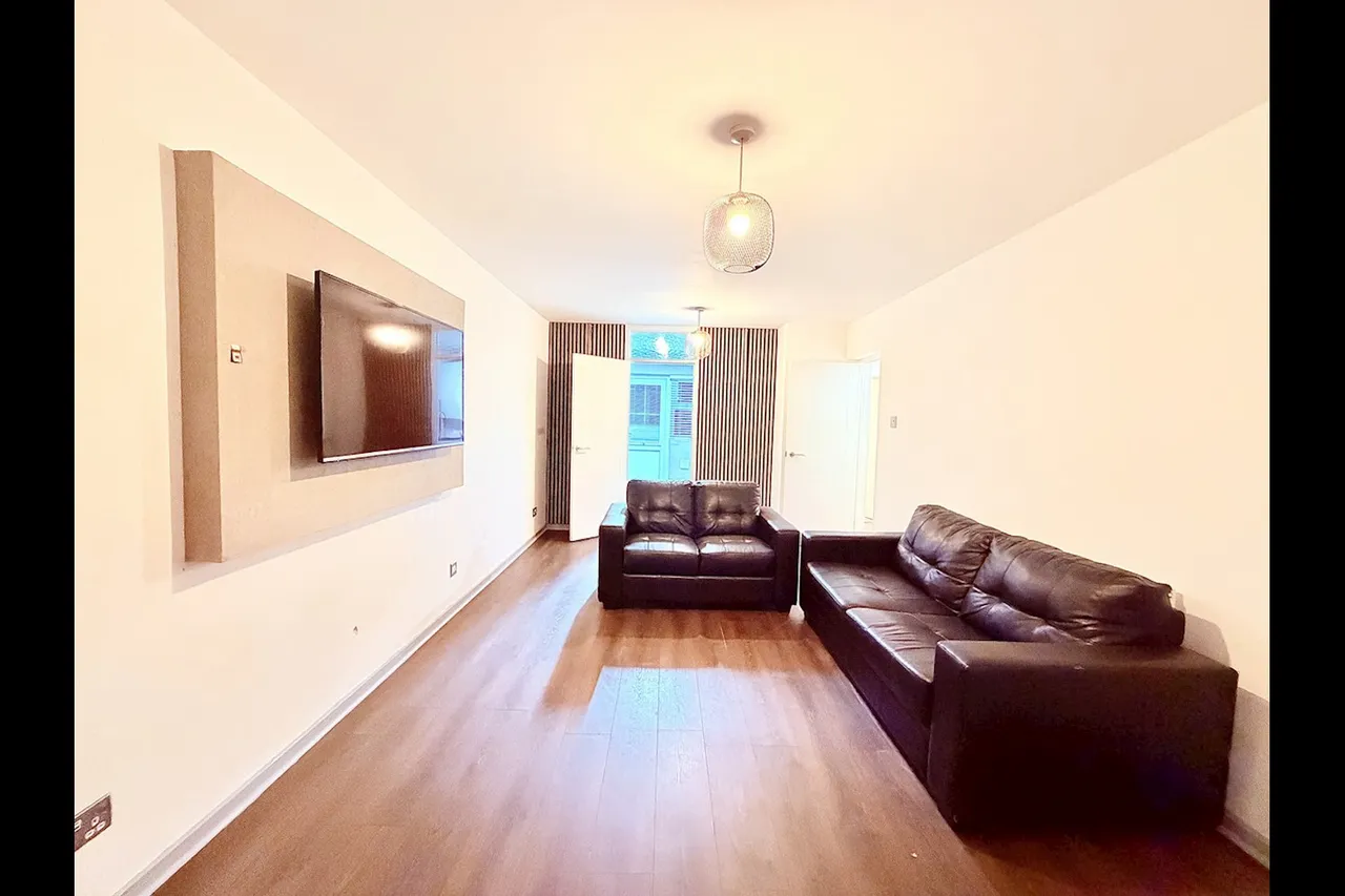 Odell Place, B5, photo 7