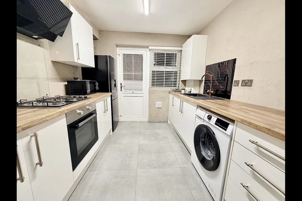 Odell Place, B5, photo 5