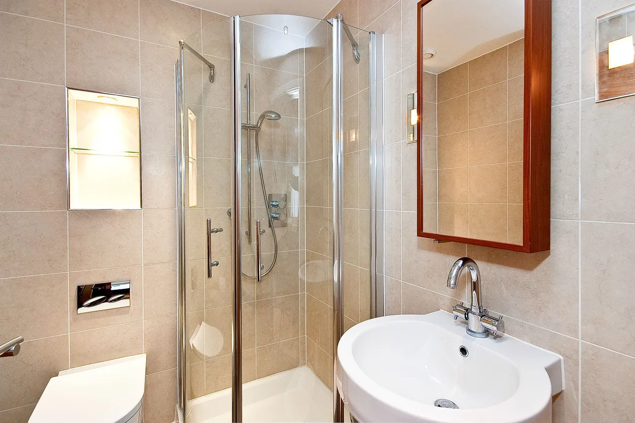Clerkenwell Rd, Clerkenwell, EC1M, photo 11