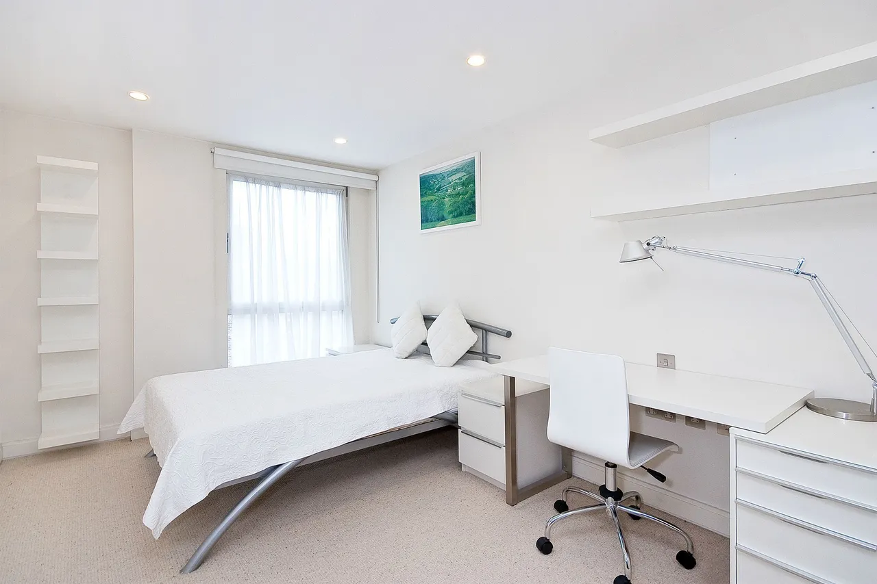 Clerkenwell Rd, Clerkenwell, EC1M, photo 12