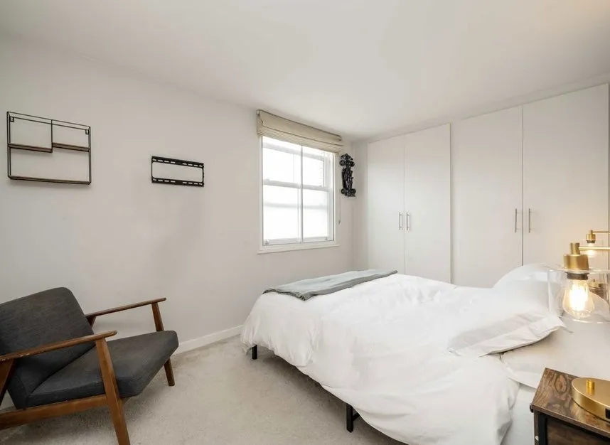 London Road, Brentford, TW8, photo 4