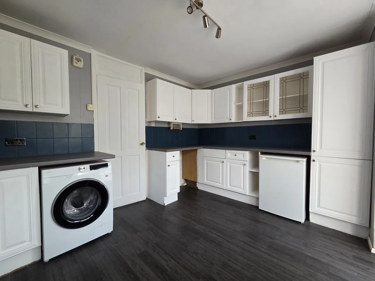 Nightingale Close, ME8, photo 2