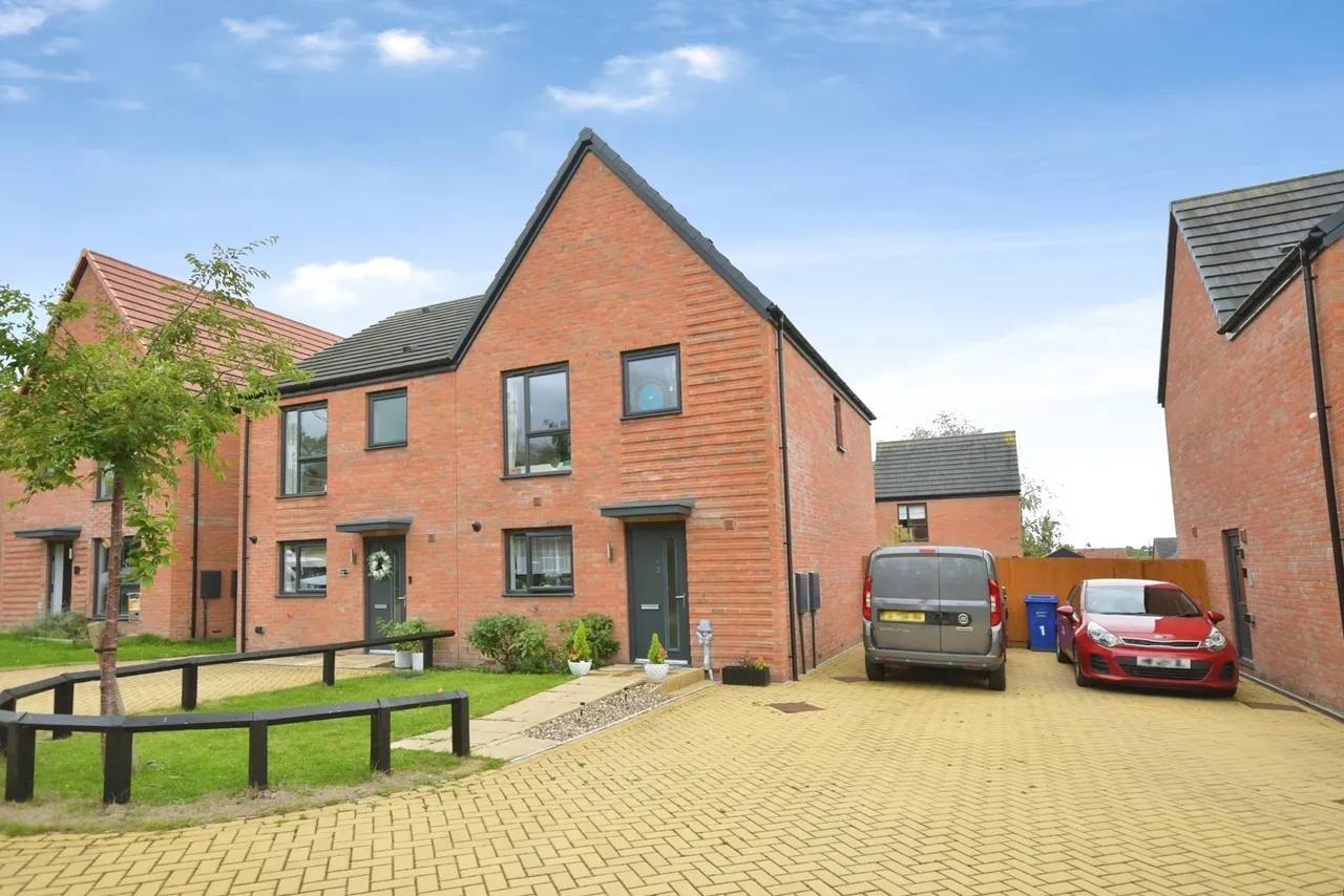 3 bed house for sale, Woodcote Way, Chesterfield, S40
