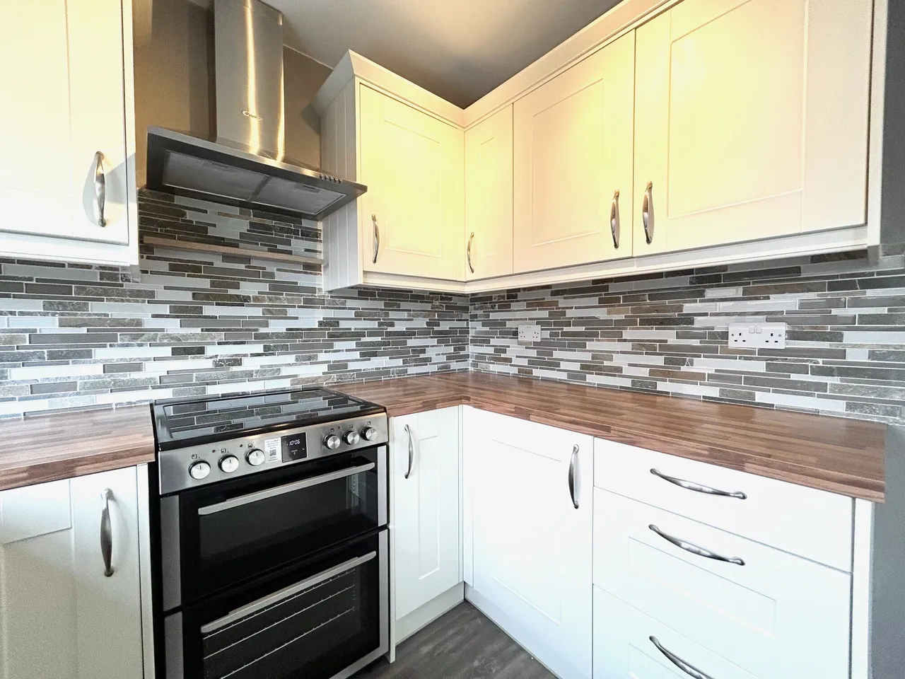 VANGE, BASILDON, photo 6