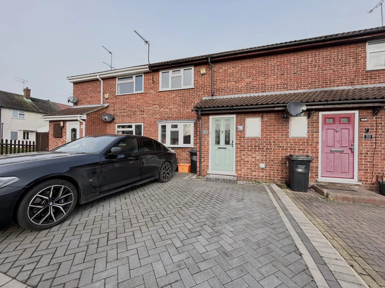 2 bed house to rent — VANGE, BASILDON