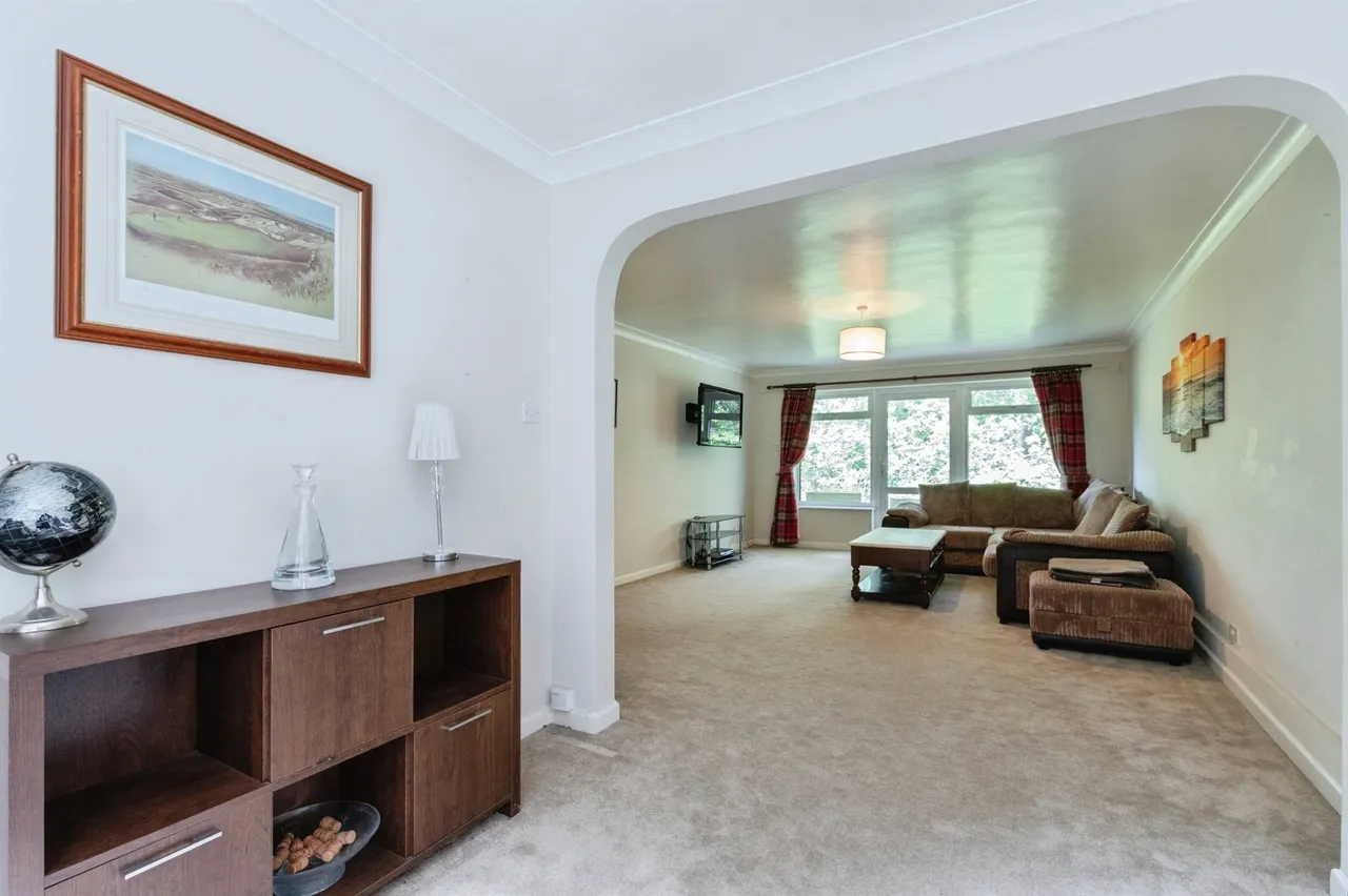 Aldridge Road, Ferndown, photo 6