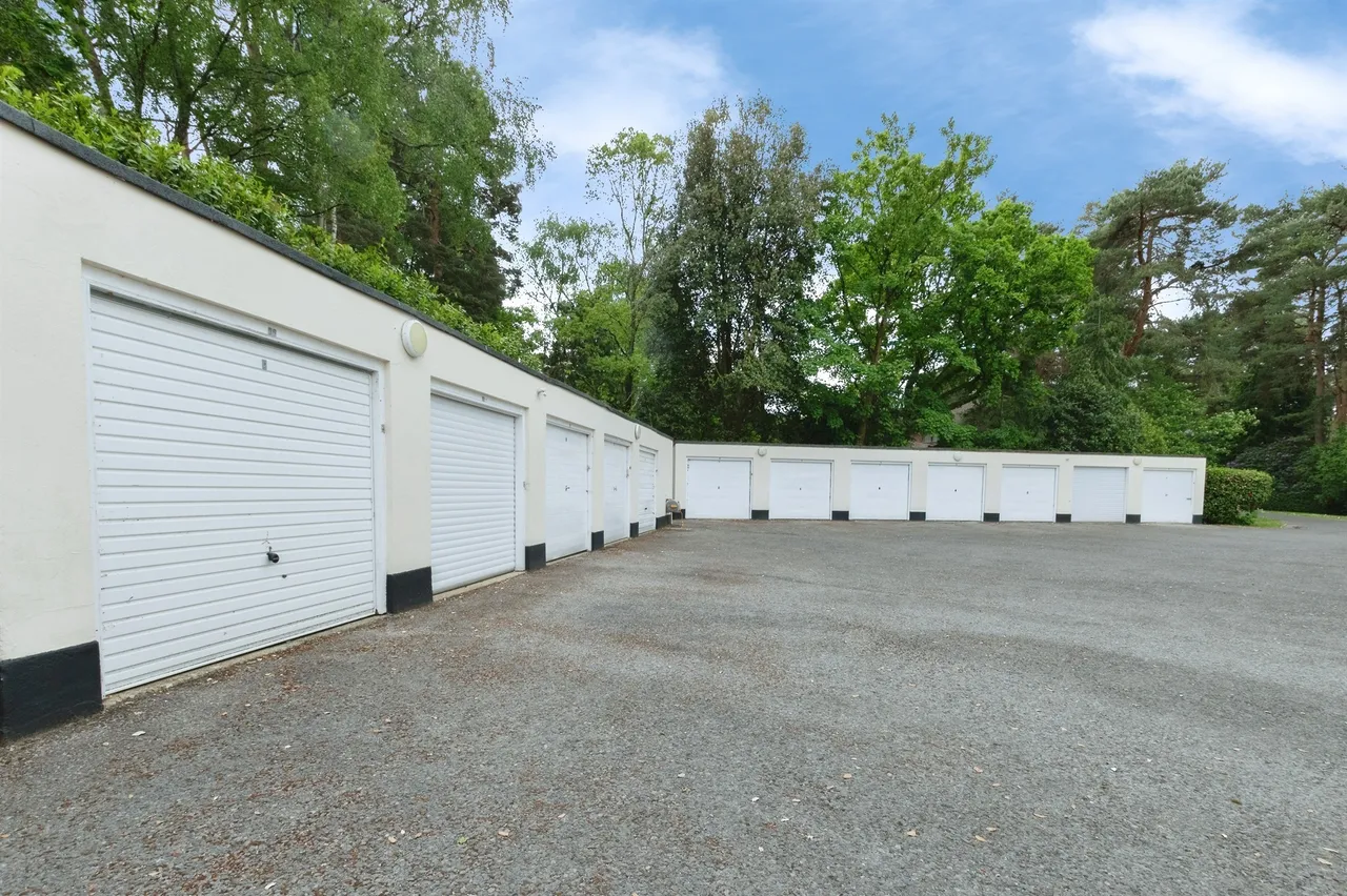Aldridge Road, Ferndown, photo 10