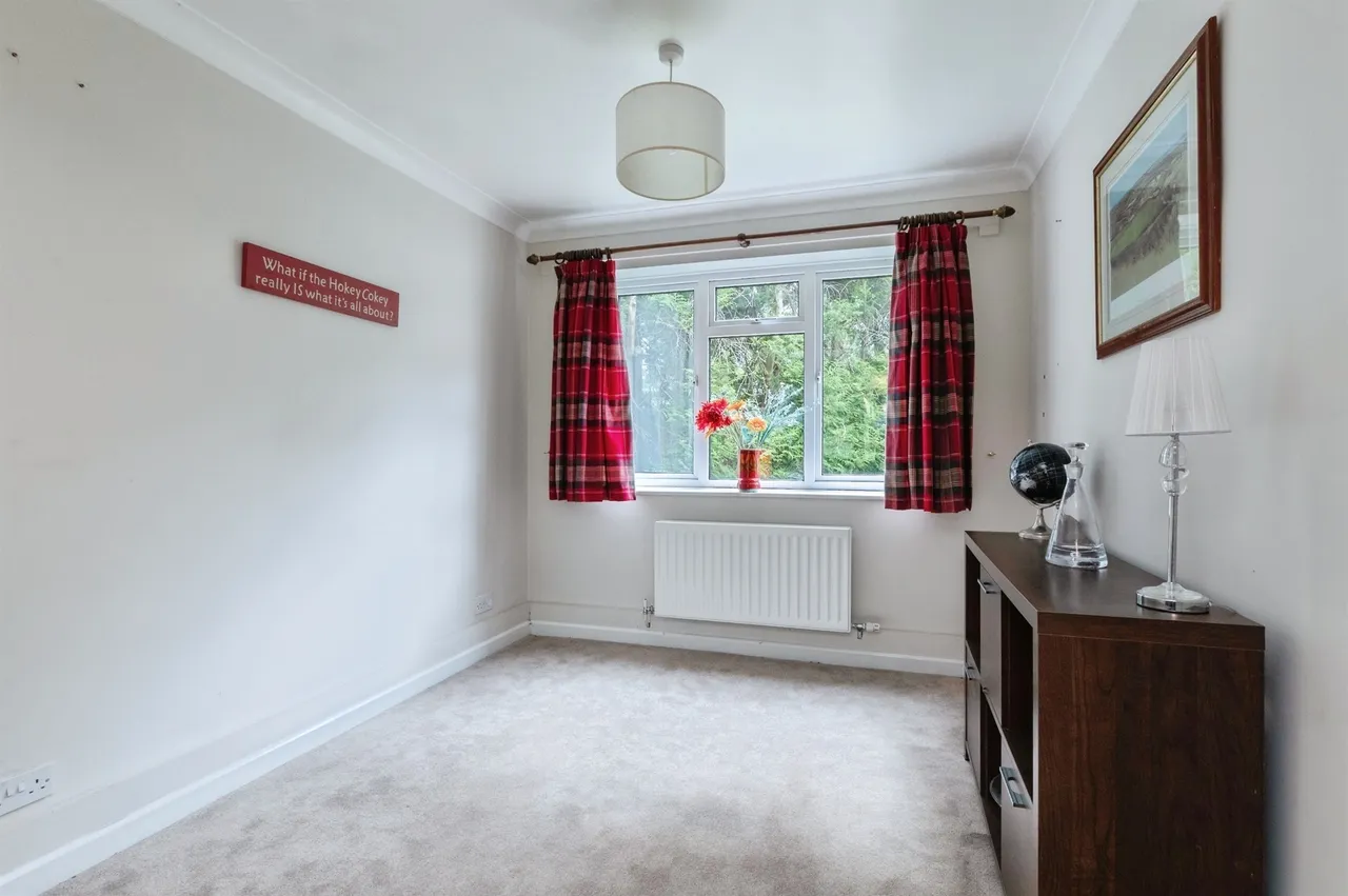 Aldridge Road, Ferndown, photo 7