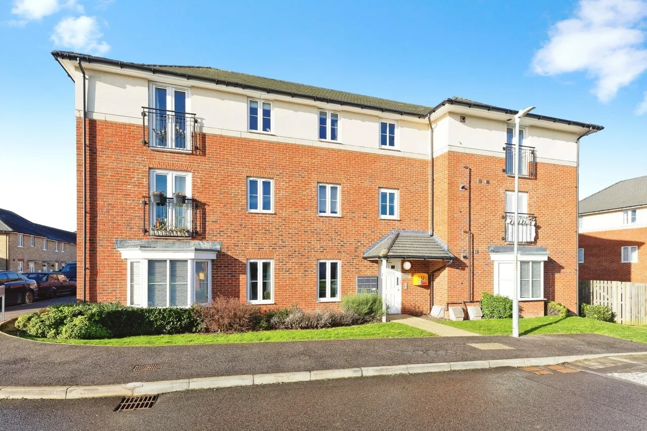2 bed flat for sale — Drift Road, CANTERBURY, Kent, CT3