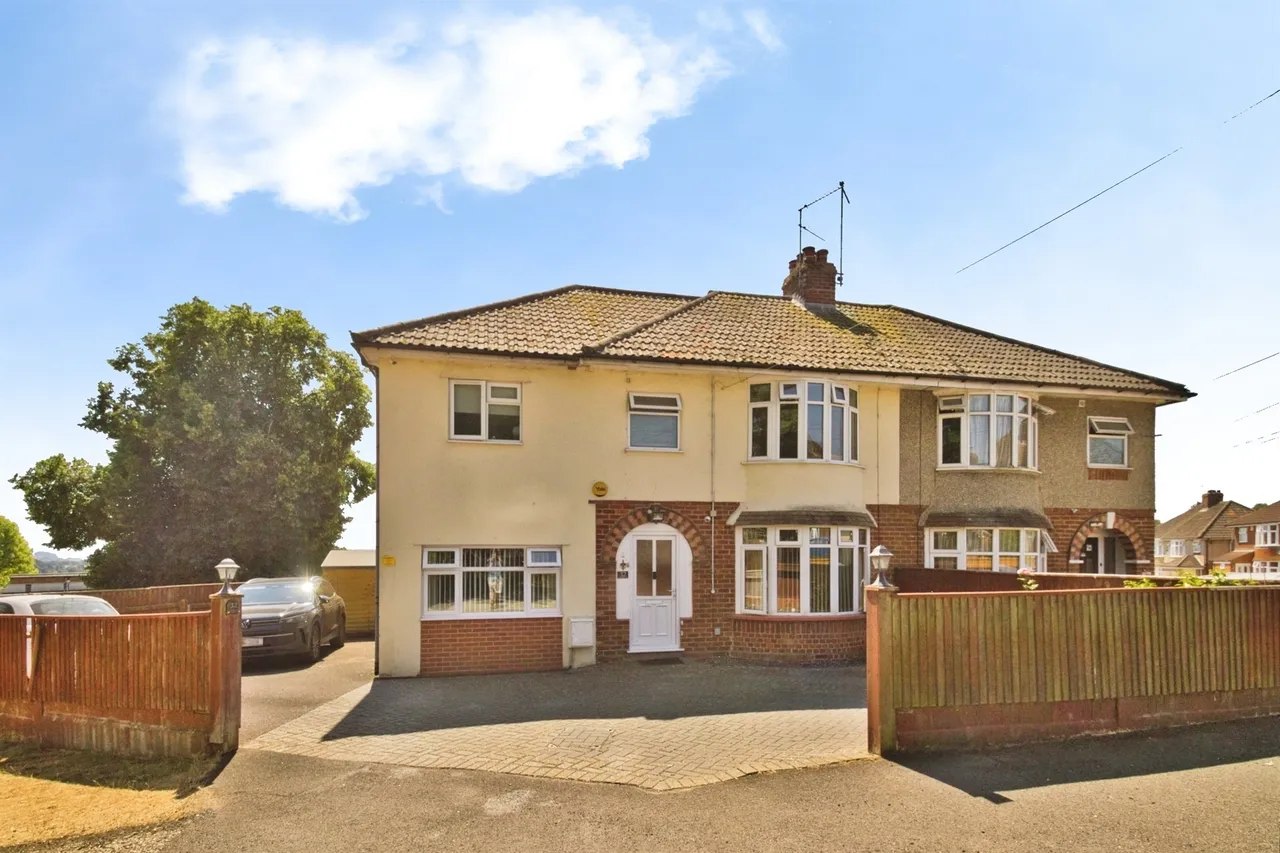 4 bed house for sale — Glenthorne Avenue, Yeovil