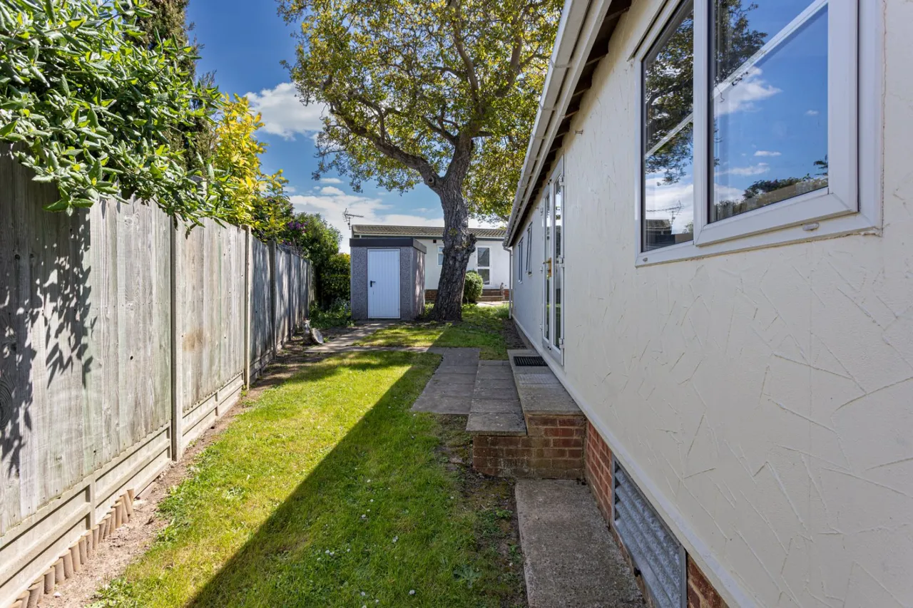 Canterbury Road, Birchington, CT7, photo 3