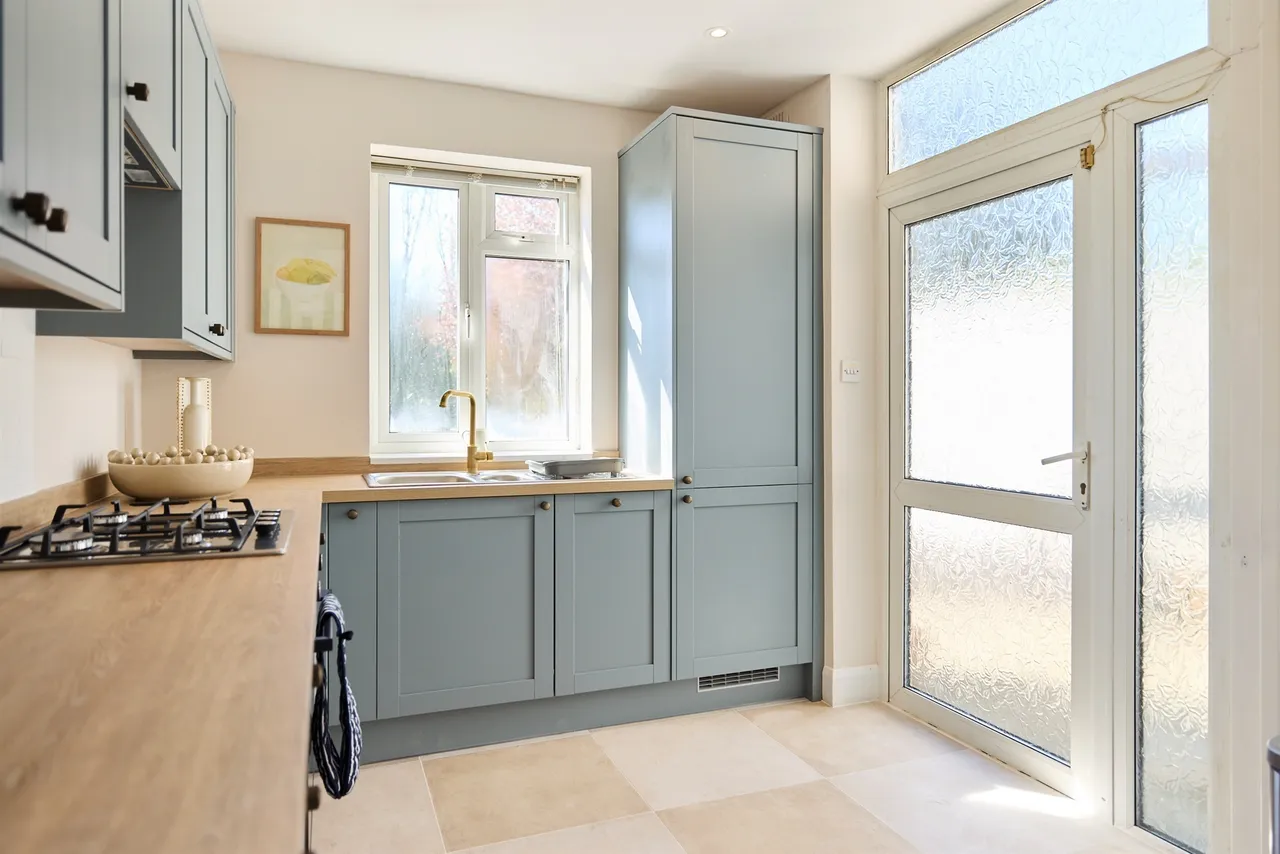 Randall Avenue, London, NW2, photo 6