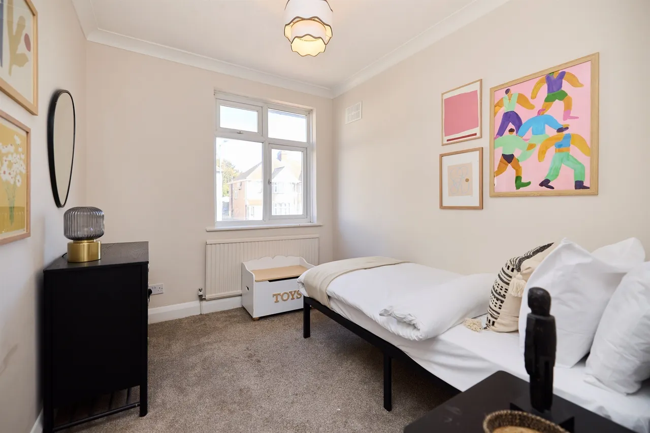 Randall Avenue, London, NW2, photo 11