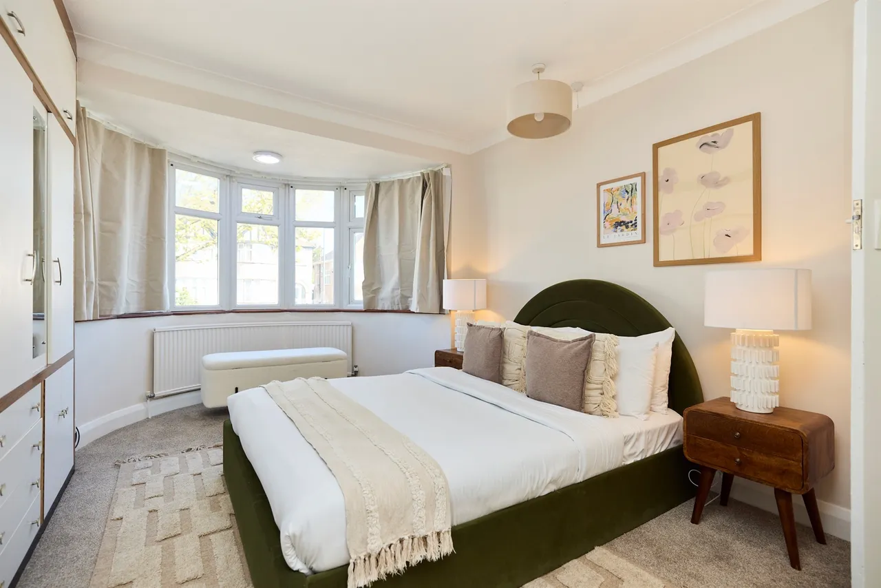 Randall Avenue, London, NW2, photo 12