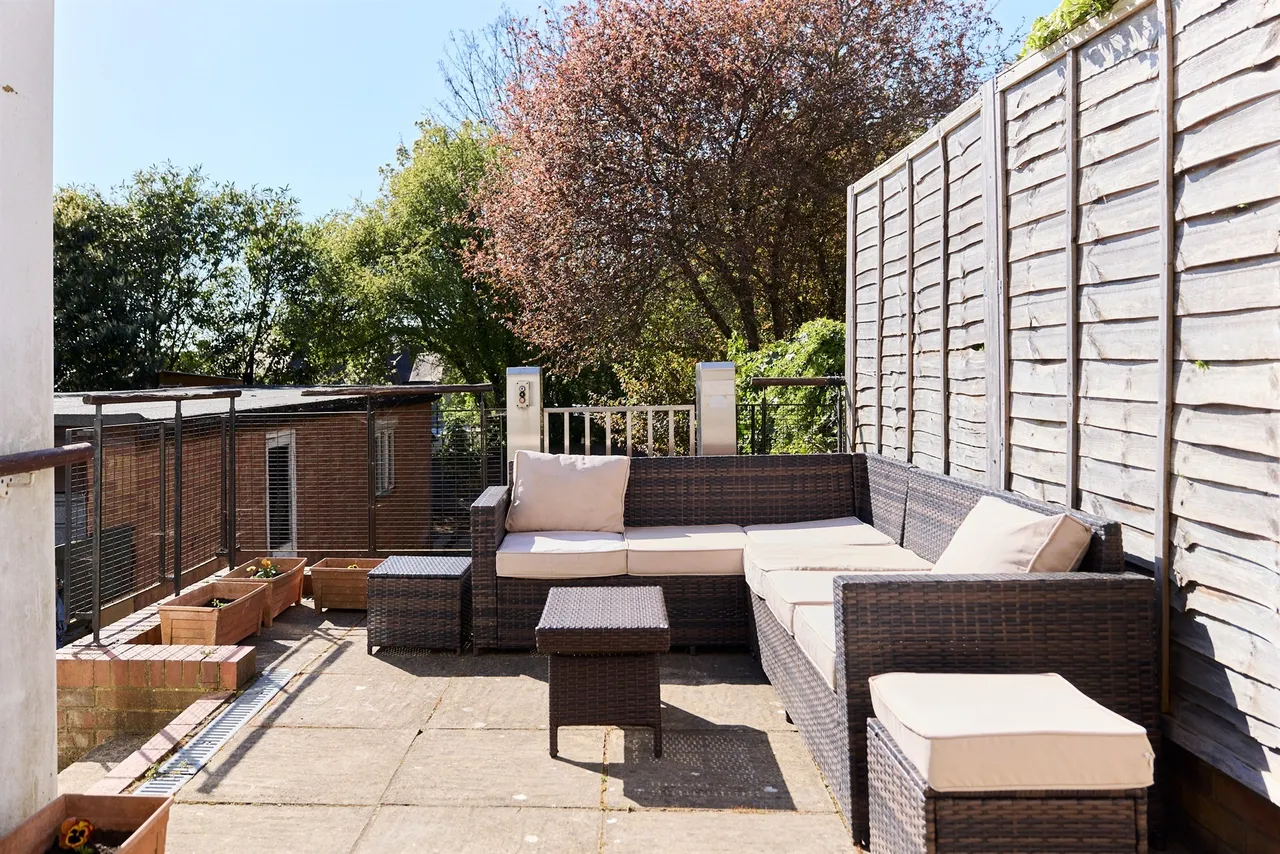 Randall Avenue, London, NW2, photo 8