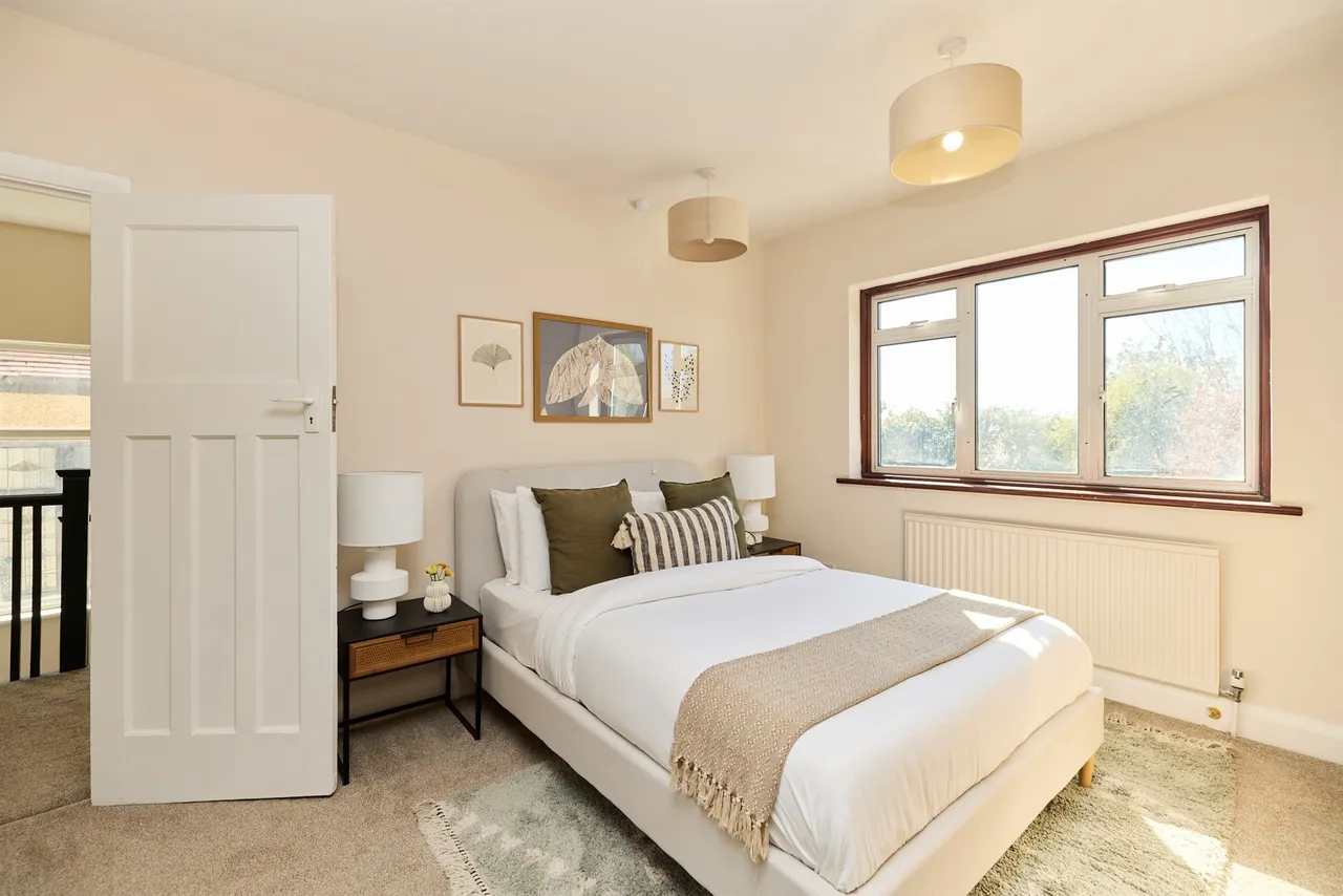 Randall Avenue, London, NW2, photo 13