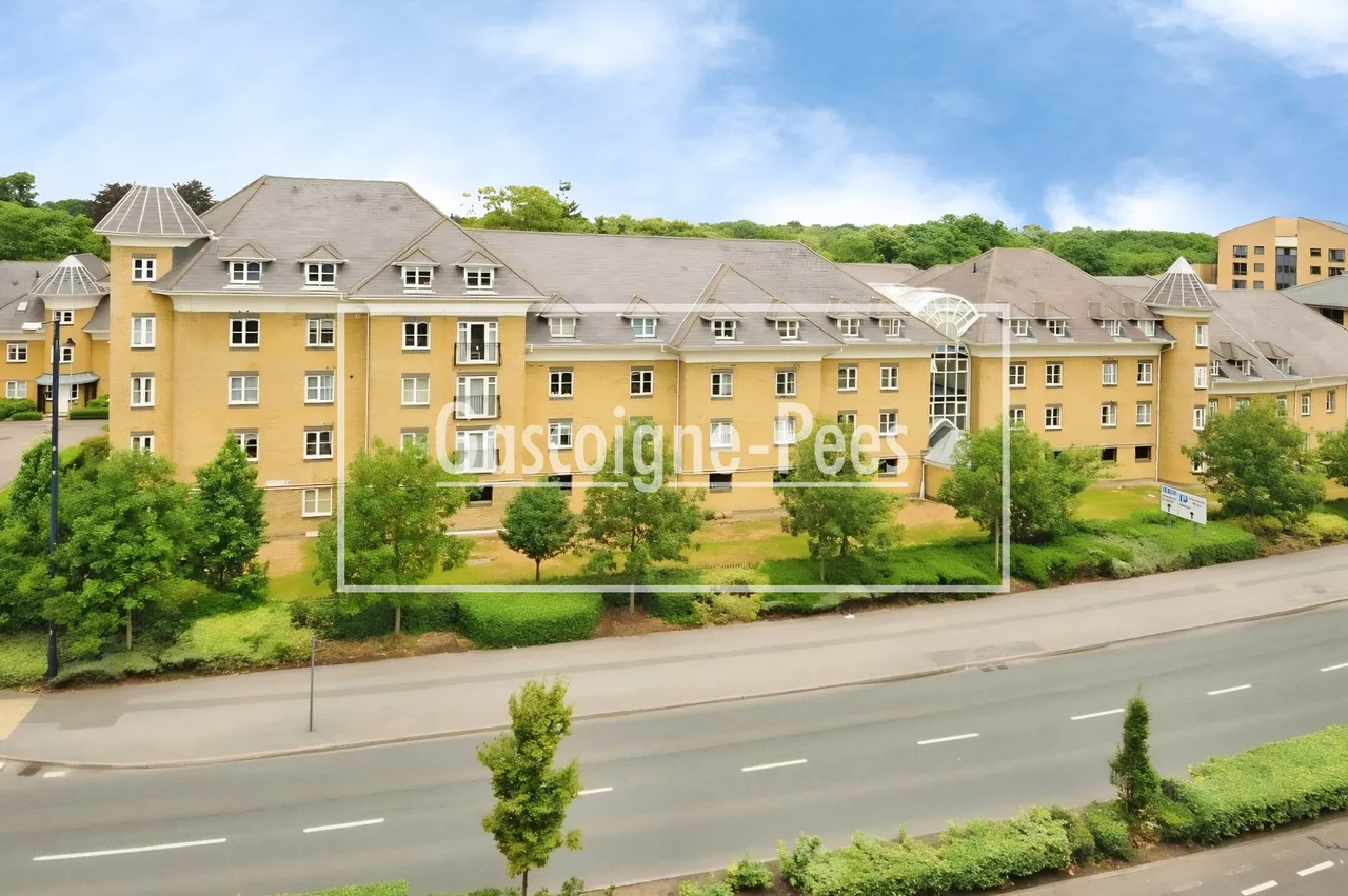 1 bed flat to rent, Woking Town Centre, GU21