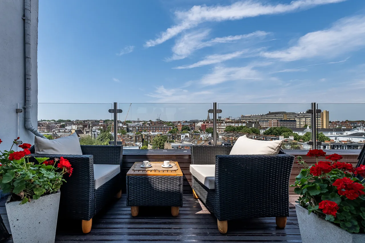 3 bed flat for sale — Lexham Gardens, London, W8