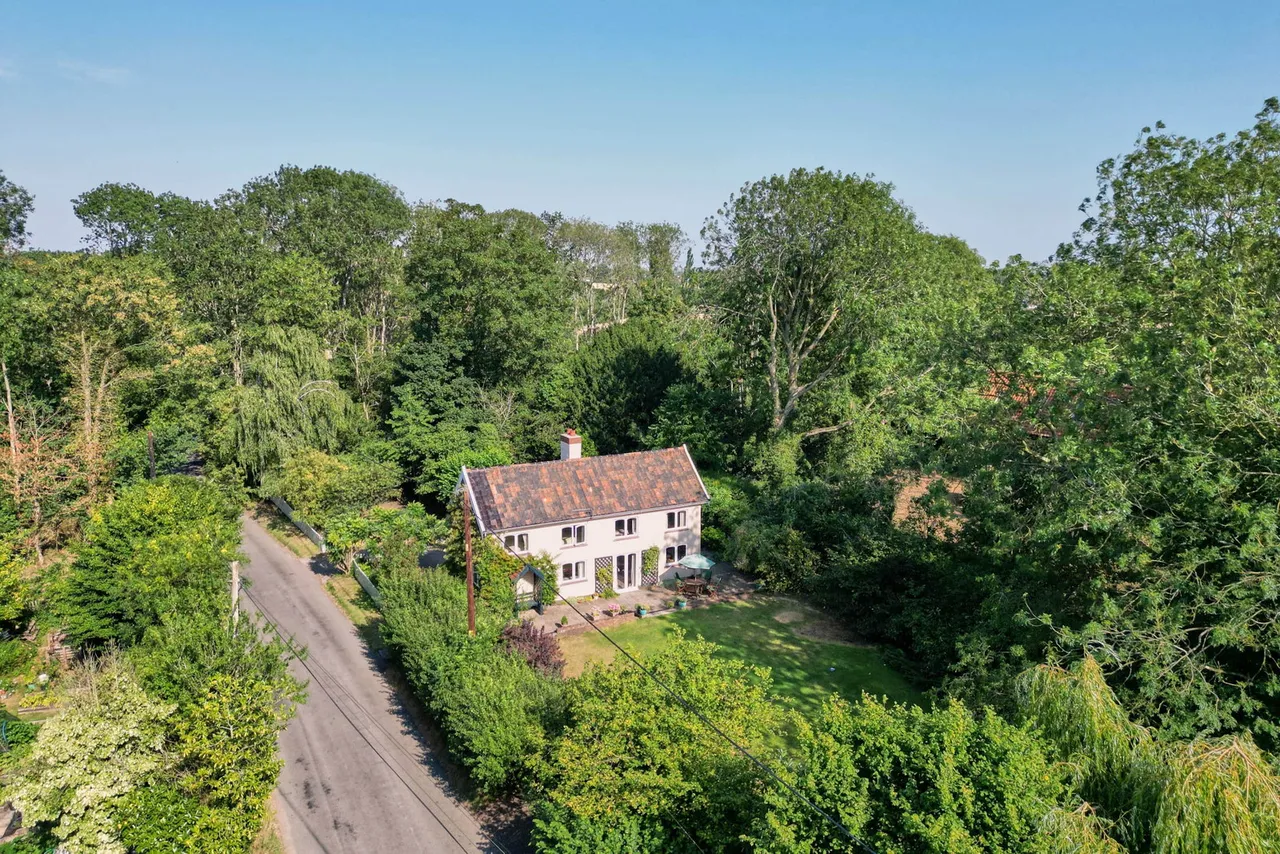 4 bed house for sale, Upper Street, Gissing, IP22