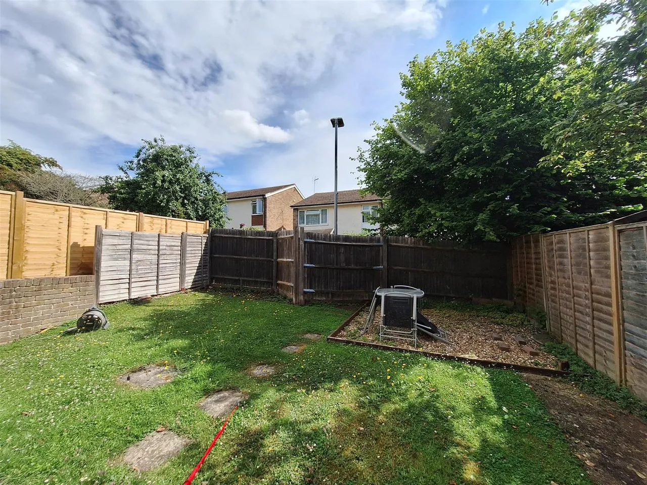 Lowfield Road, Caversham Park Village, RG4, photo 9