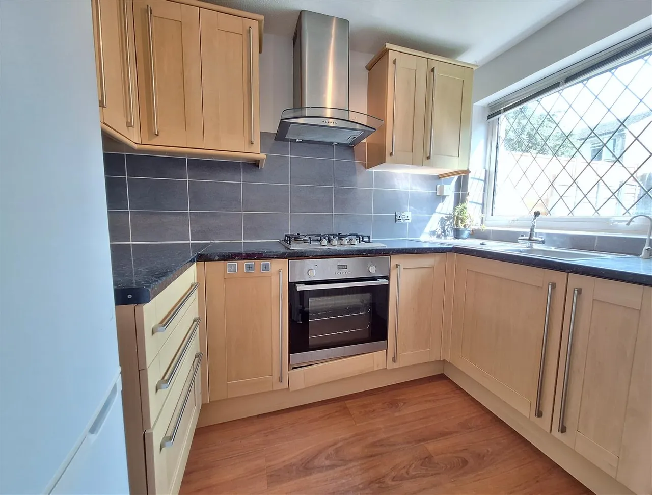 Lowfield Road, Caversham Park Village, RG4, photo 3