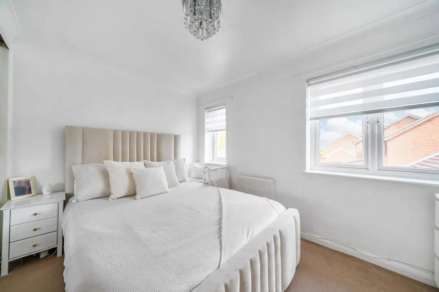 Bryony Way, Sunbury-on-Thames, TW16, photo 11