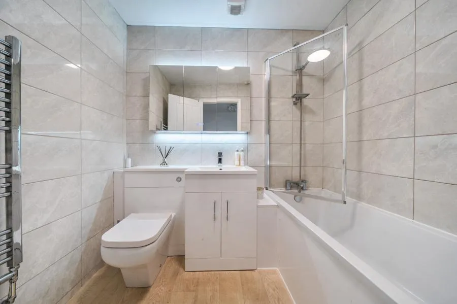 Bryony Way, Sunbury-on-Thames, TW16, photo 9