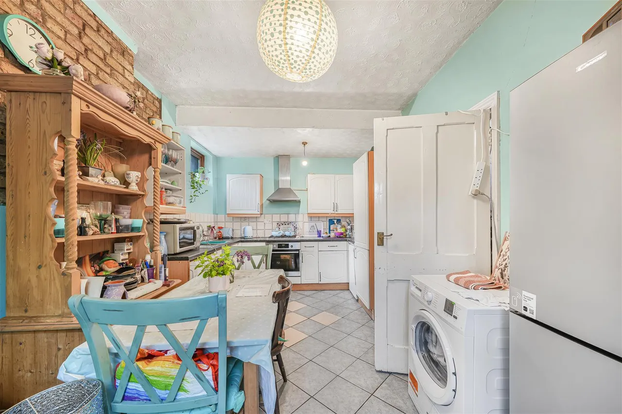 Kings Road, North Chingford, E4 7EY, photo 4