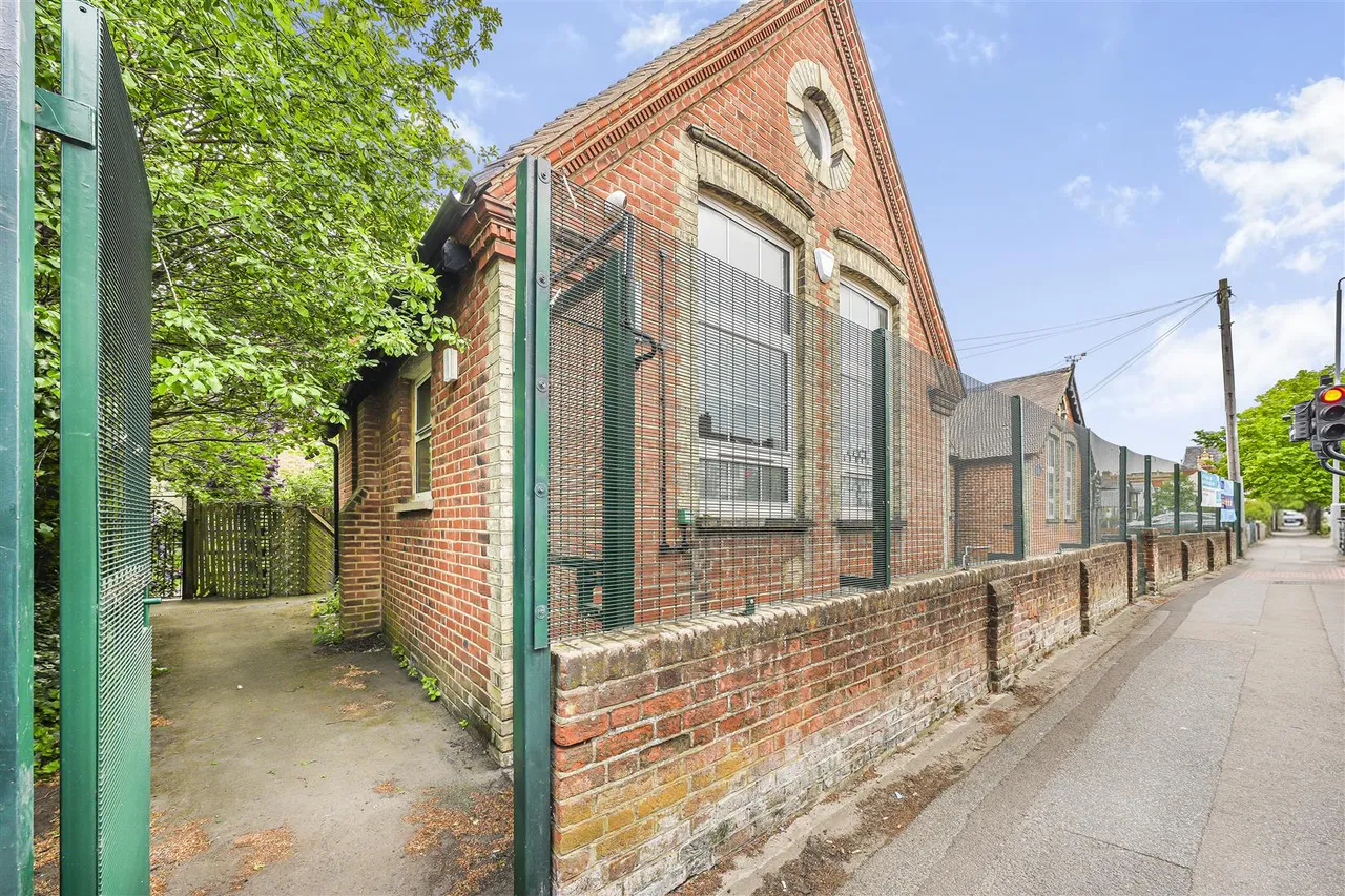 Kings Road, North Chingford, E4 7EY, photo 15