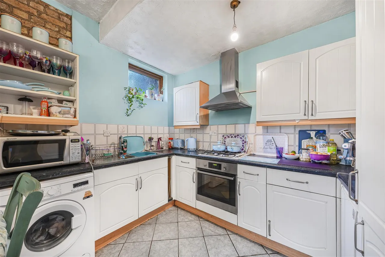 Kings Road, North Chingford, E4 7EY, photo 2