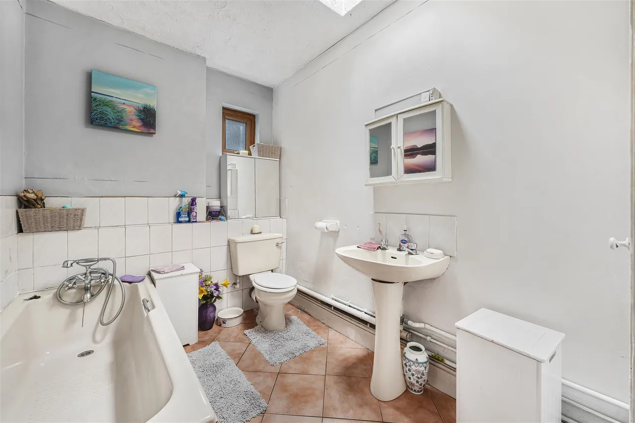 Kings Road, North Chingford, E4 7EY, photo 7