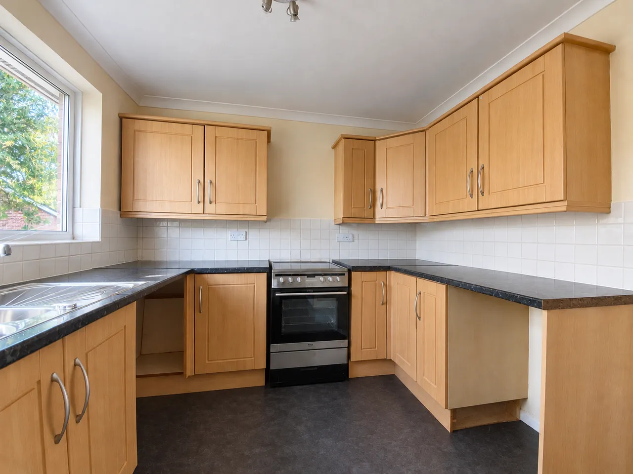 Barrington Close, Eastleigh, SO50, photo 3