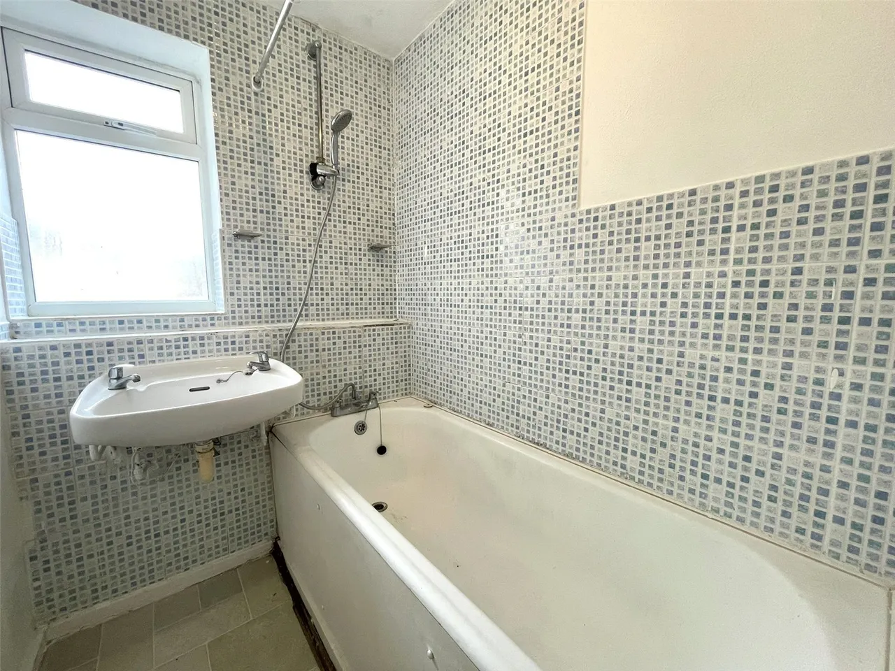 Montgomery Road, Farnborough, Hampshire, GU14 0BA, photo 5