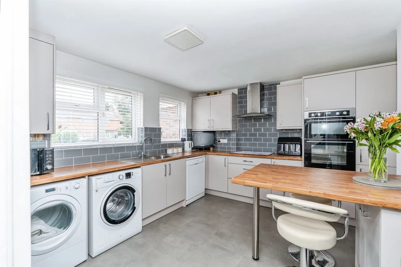 Laburnum Crescent, Hythe, SO45, photo 2