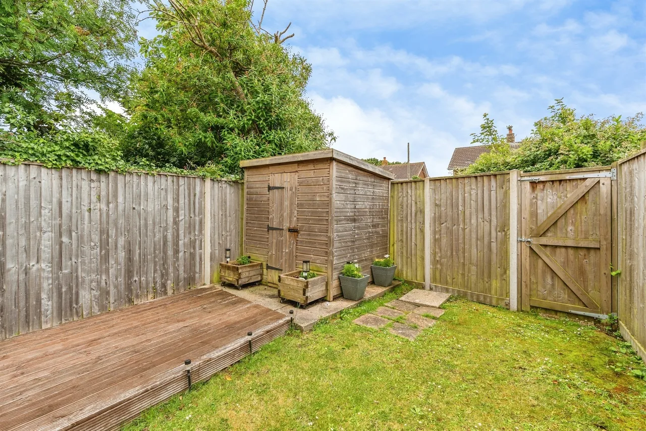 Laburnum Crescent, Hythe, SO45, photo 16