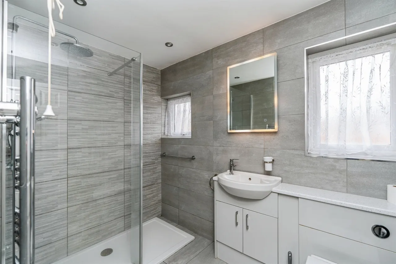 Laburnum Crescent, Hythe, SO45, photo 15