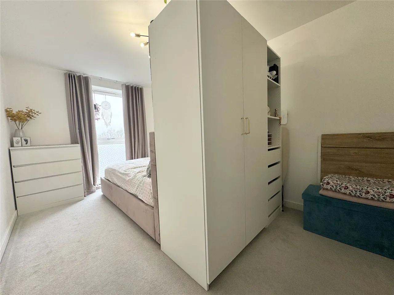 Moorfield Place, Farnborough, Hampshire, GU14 7HP, photo 3