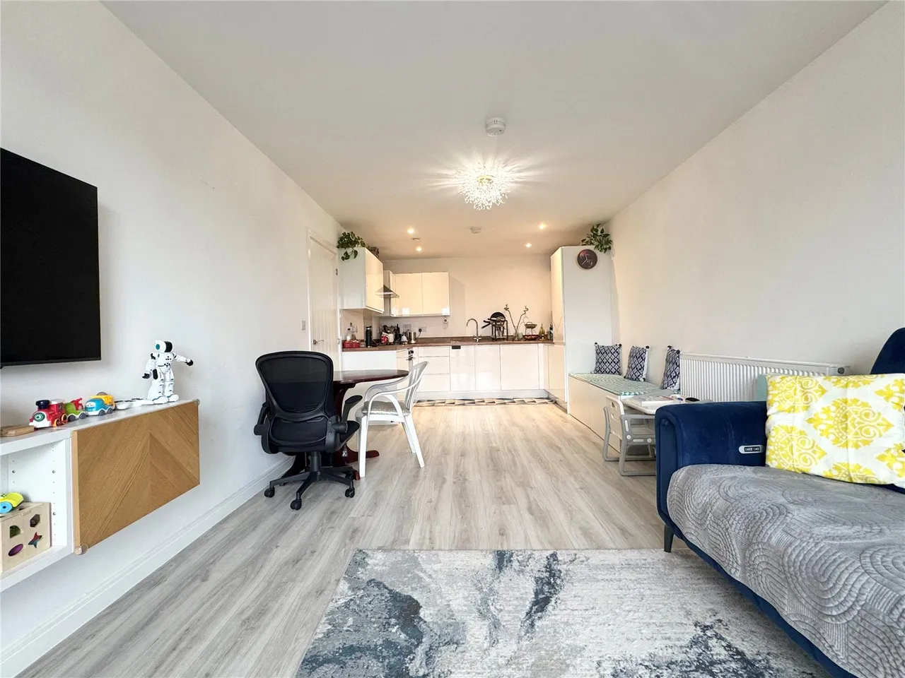 Moorfield Place, Farnborough, Hampshire, GU14 7HP, photo 10