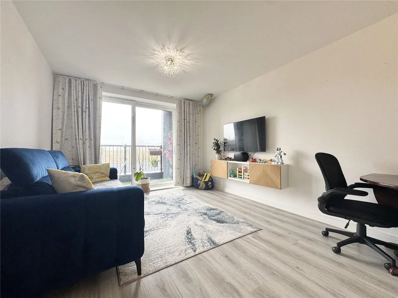 Moorfield Place, Farnborough, Hampshire, GU14 7HP, photo 9