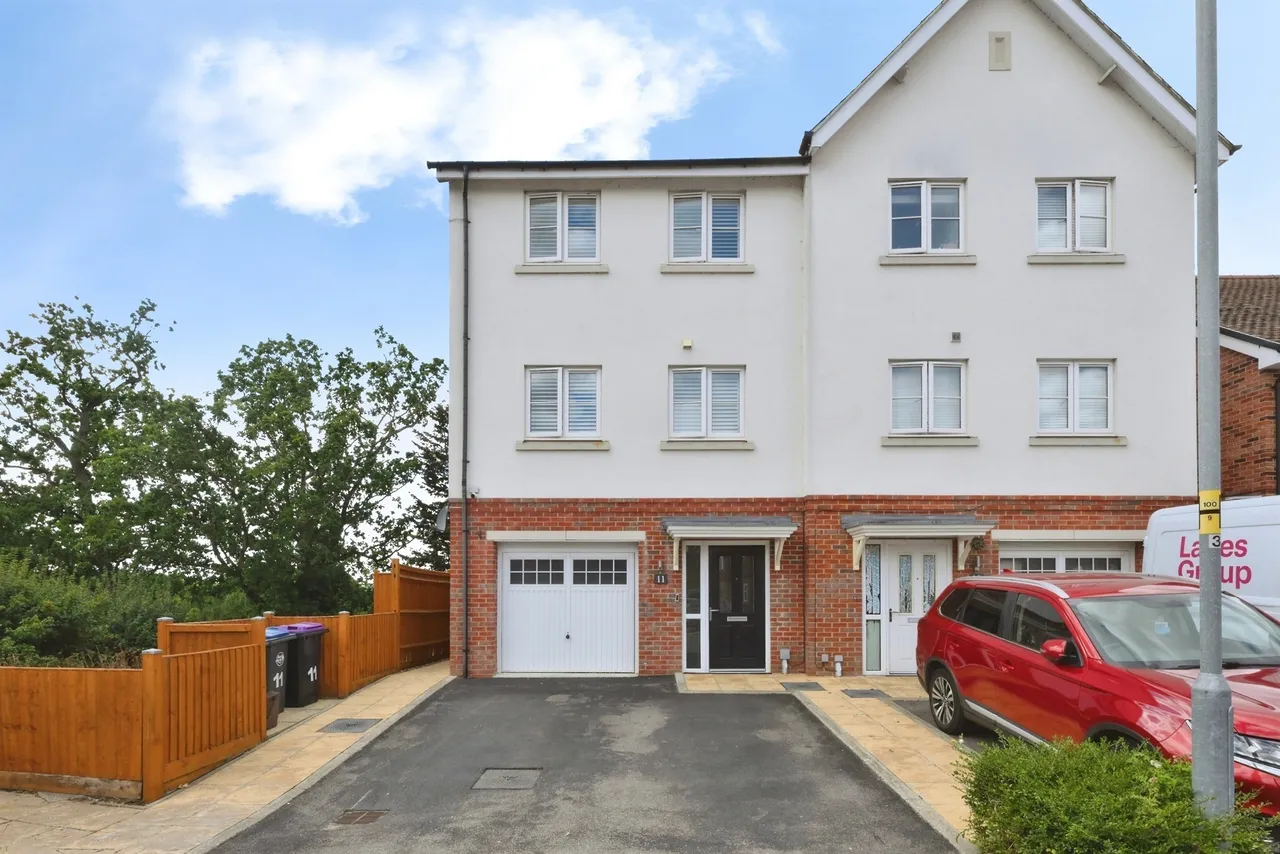 4 bed house for sale — Turvin Crescent, Gilston, Harlow