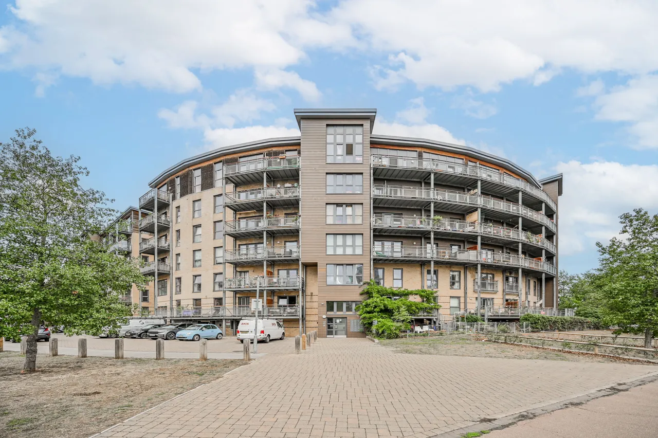 1 bed flat for sale, London, E5