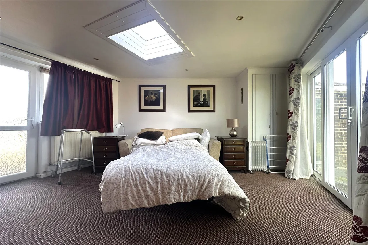Robert Way, Mytchett, Surrey, GU16 6DU, photo 6