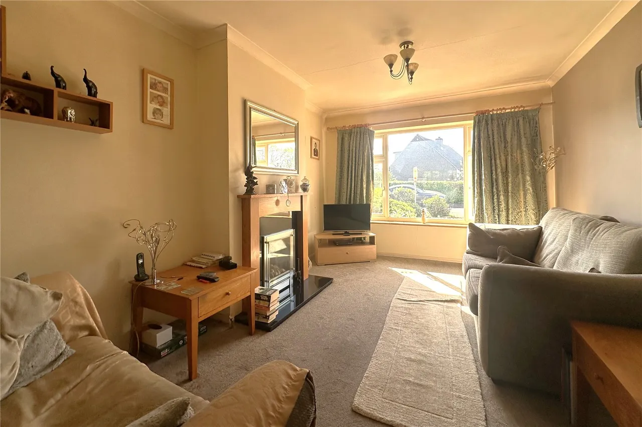 Robert Way, Mytchett, Surrey, GU16 6DU, photo 9